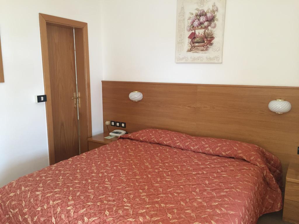 Hotel Palazzina Гарньяно Экстерьер фото